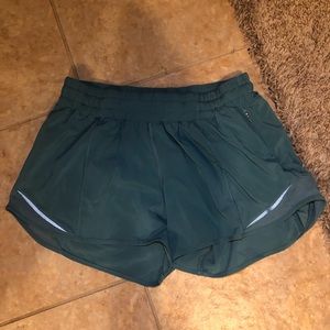 Lululemon hotty hot short 4”